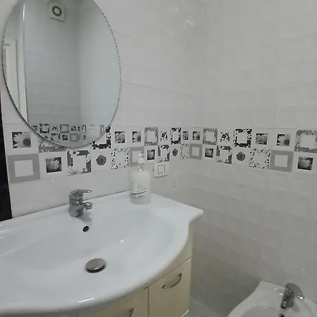 Cozy And Chic Apartament